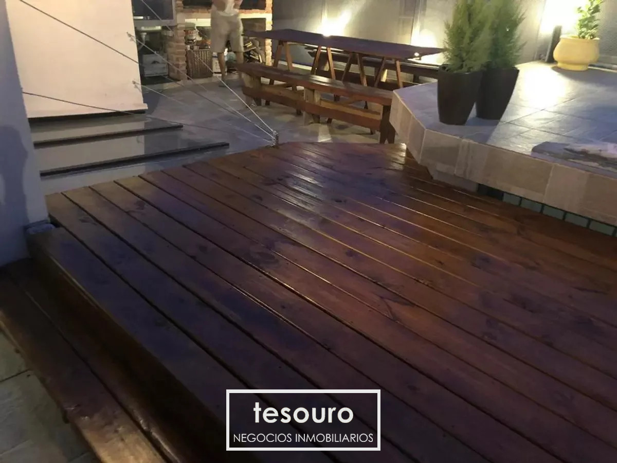 Casa ID.4565 - VENTA CASA DE 3 DORMITORIOS EN TRES CRUCES CON RENTA
