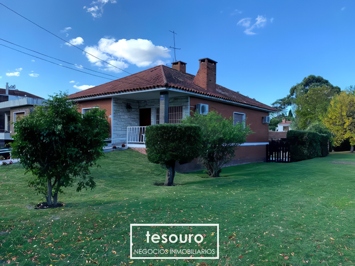 Casa ID.4580 - VENTA CASA DE 3 DORMITORIOS EN CARRASCO NORTE PROXIMO A AVENIDA ITALIA
