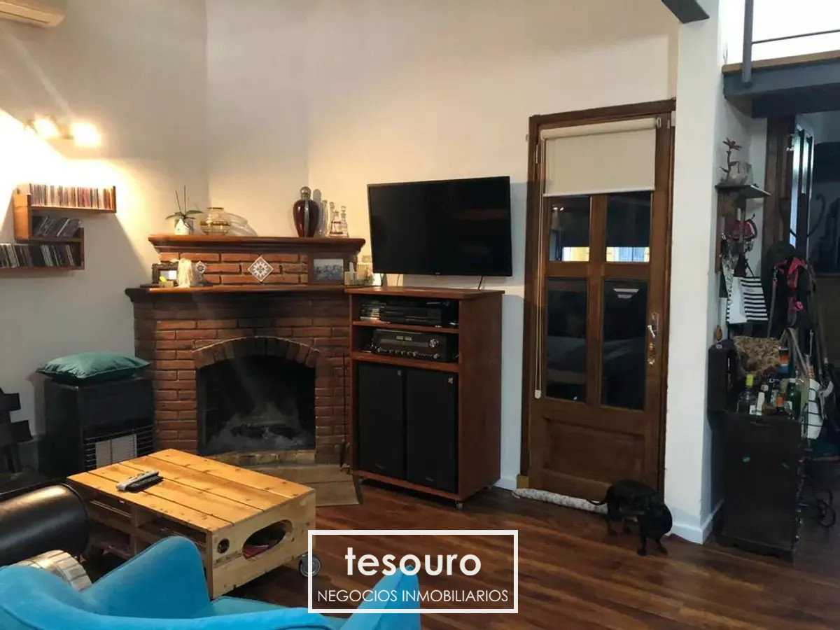 Casa ID.4565 - VENTA CASA DE 3 DORMITORIOS EN TRES CRUCES CON RENTA