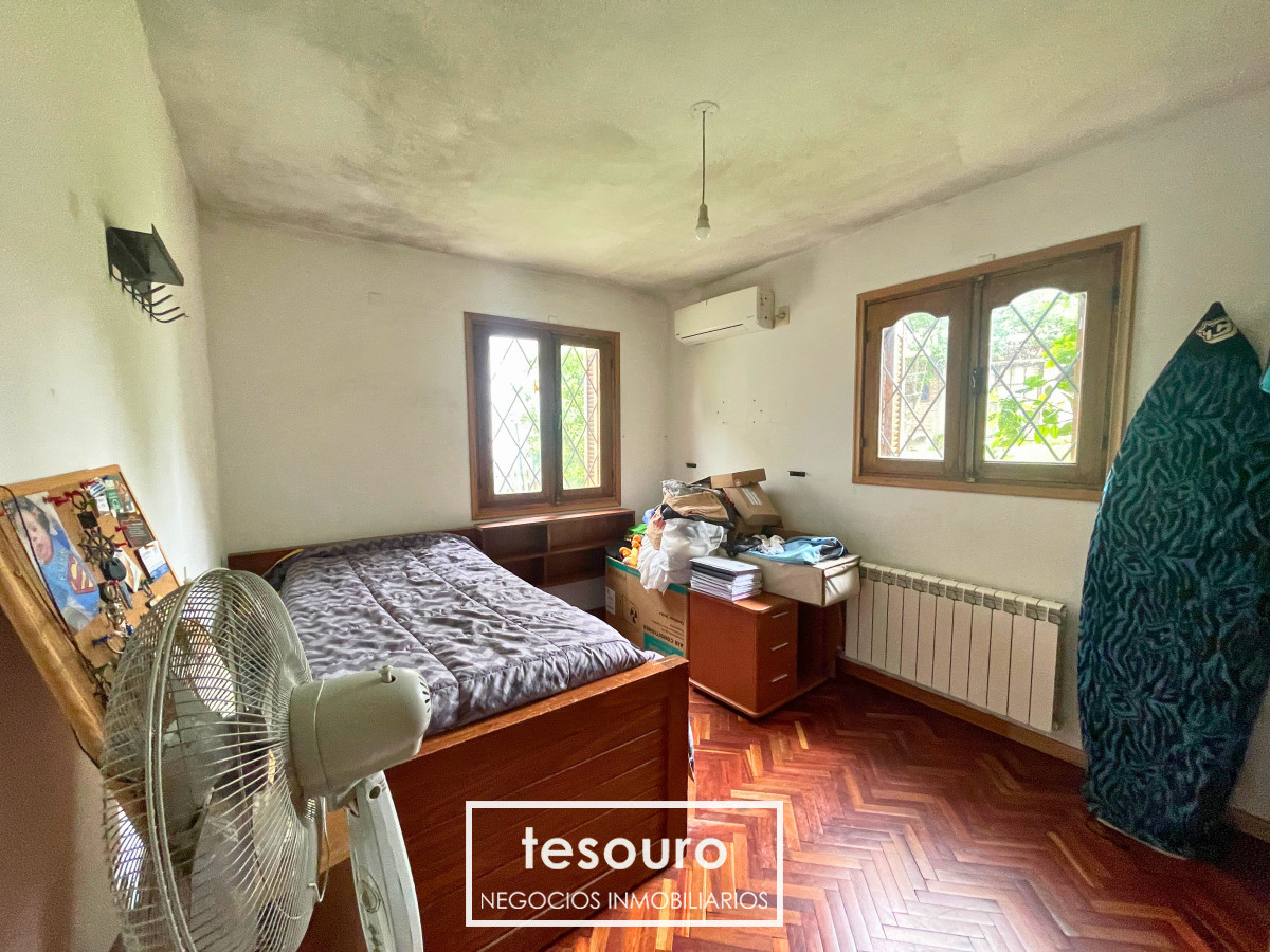 Casa ID.4660 - VENTA CASA DE 4 DORMITORIOS CON PISCINA Y BARBACOA EN MALVÍN