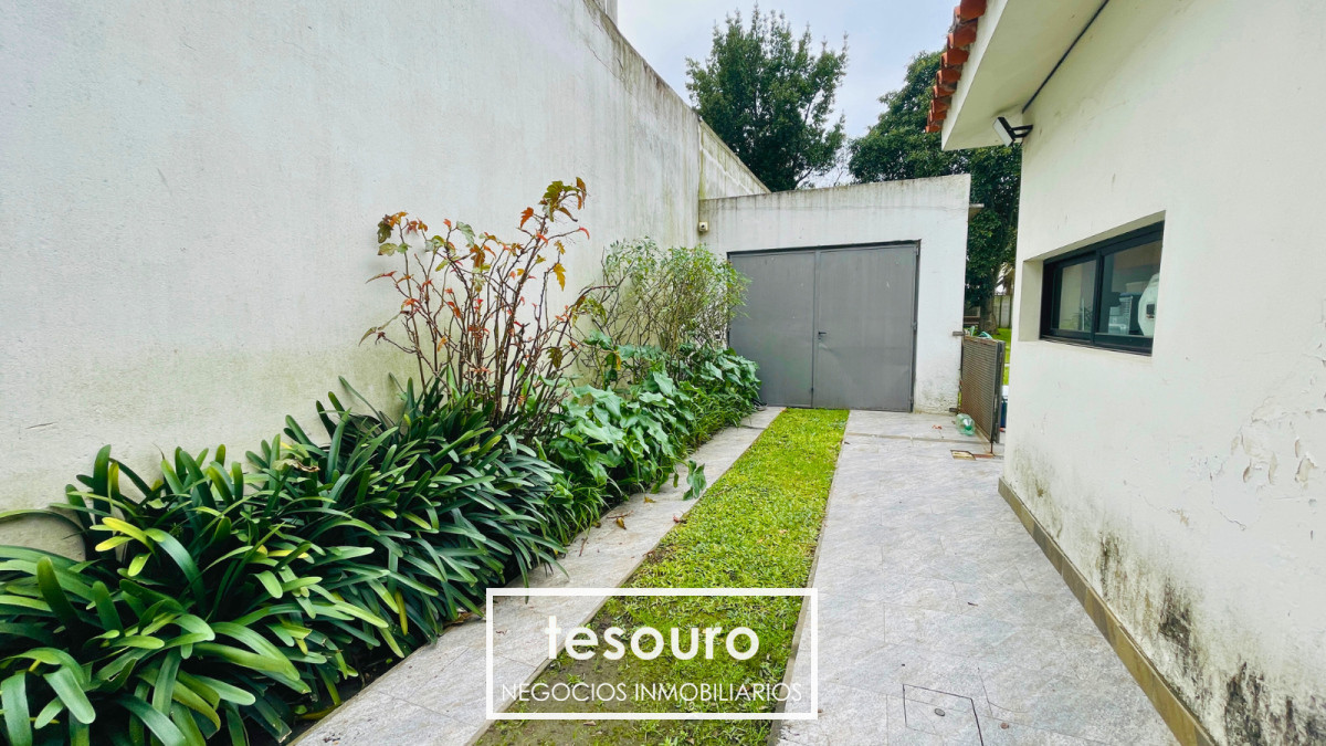 Casa ID.4860 - VENTA CHALET DE 3 DORMITORIOS EN MALVÍN CON BARBACOA Y GRAN TERRENO