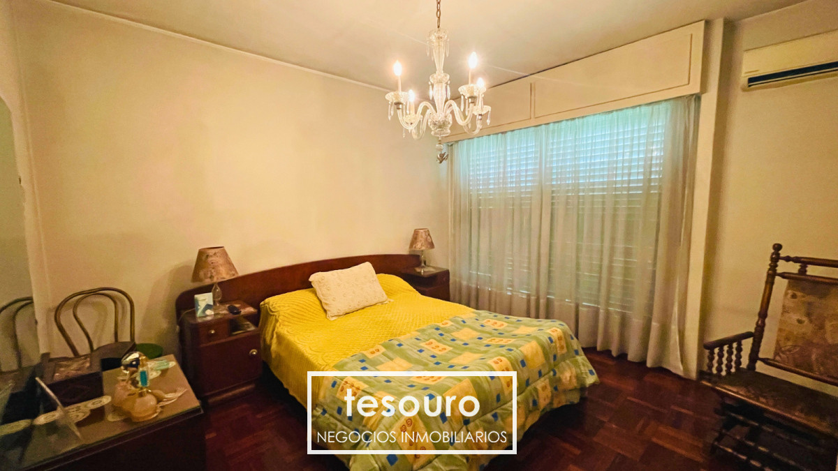 Casa ID.4889 - VENTA CASA DE 4 DORMITORIOS EN JACINTO VERA SOBRE BVAR ARTIGAS