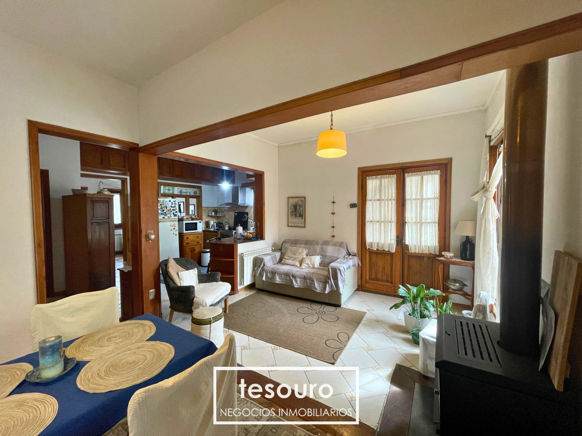 Casa ID.4660 - VENTA CASA DE 4 DORMITORIOS CON PISCINA Y BARBACOA EN MALVÍN