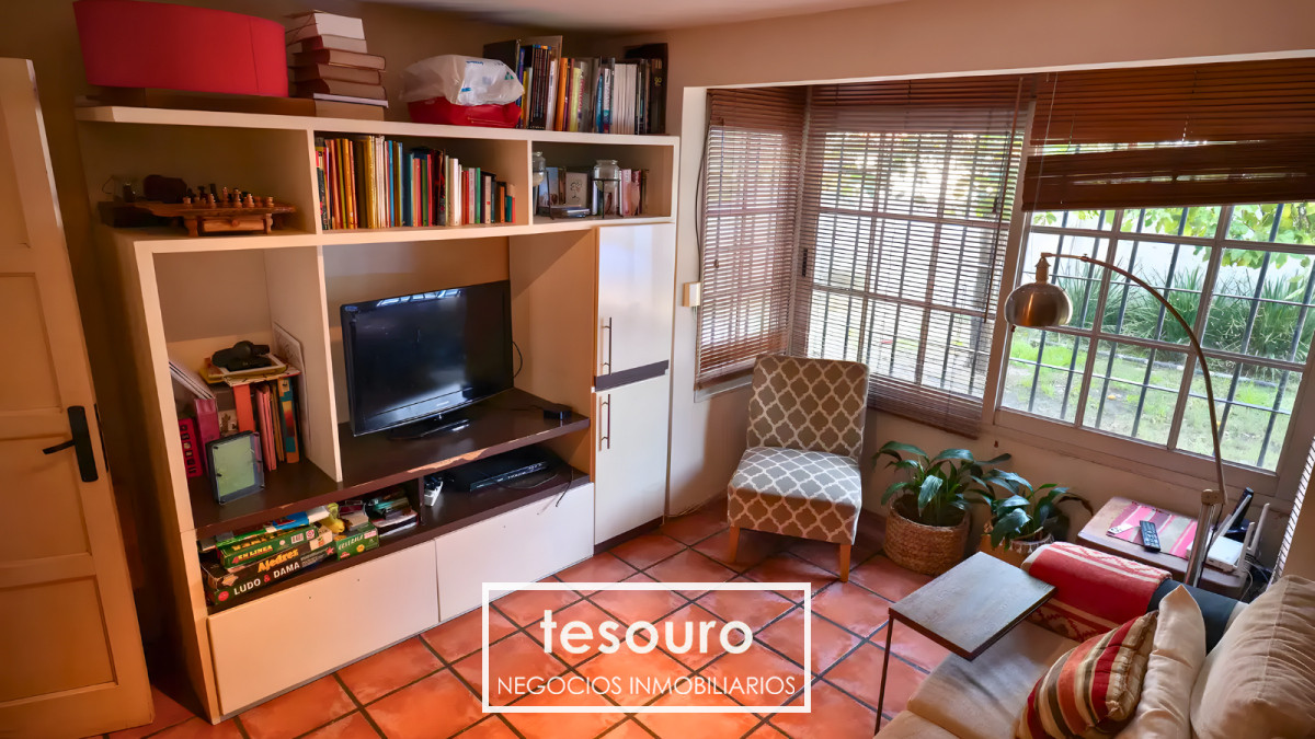 Casa ID.4871 - VENTA CASA DE 4 DORMITORIOS EN CARRASCO NORTE