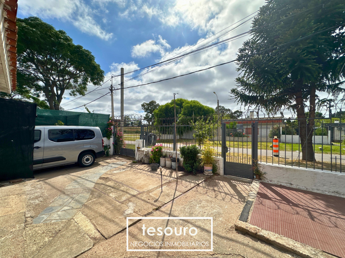 Casa ID.5410 - VENTA 3 CASAS EN MISMO PADRÓN EN MALVÍN NORTE PRÓXIMO A BUCEO