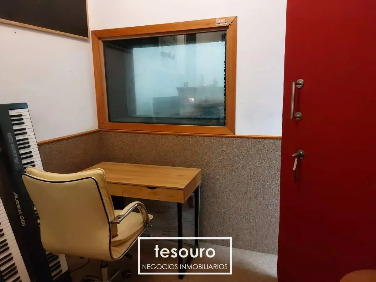 Casa ID.4565 - VENTA CASA DE 3 DORMITORIOS EN TRES CRUCES CON RENTA