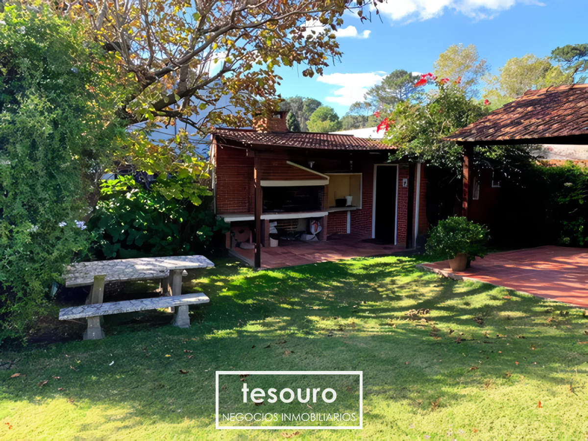 Casa ID.4580 - VENTA CASA DE 3 DORMITORIOS EN CARRASCO NORTE PROXIMO A AVENIDA ITALIA