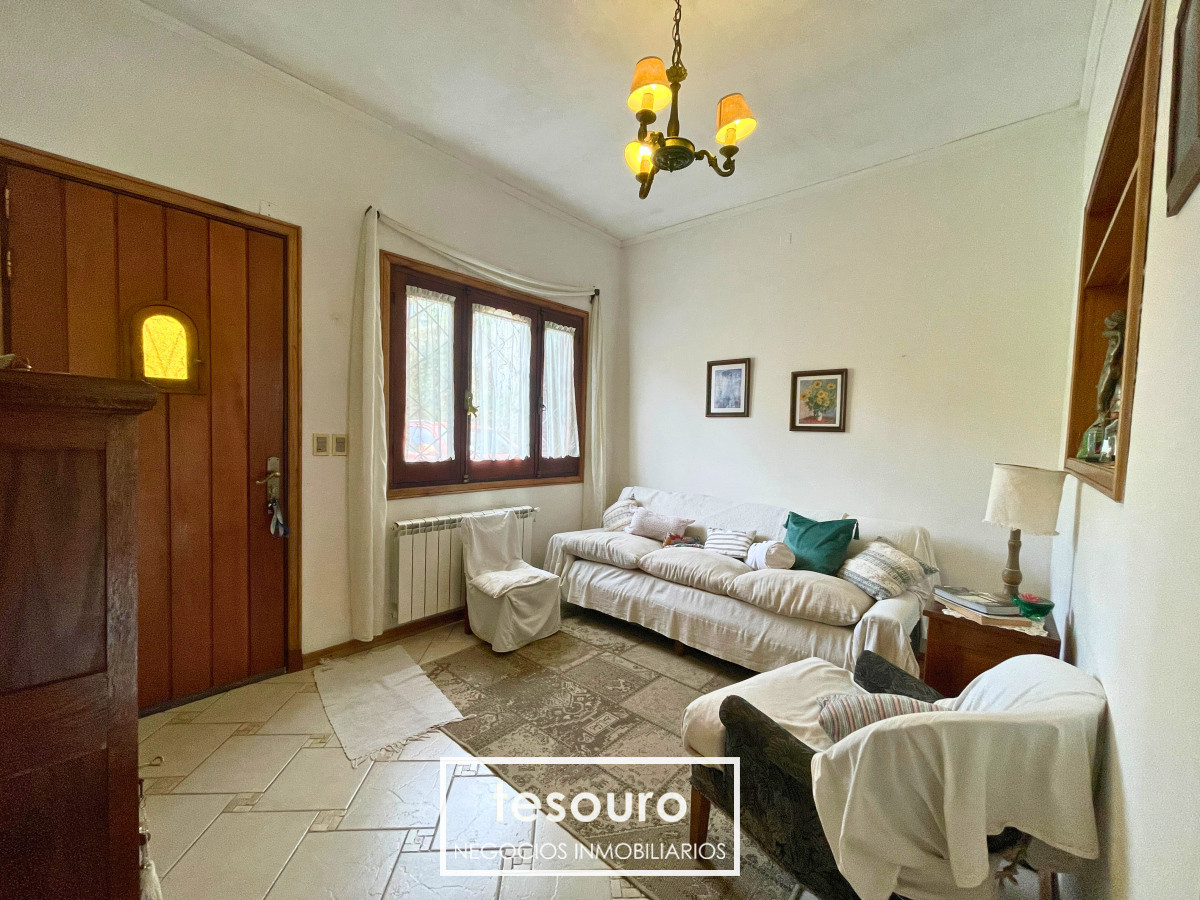 Casa ID.4660 - VENTA CASA DE 4 DORMITORIOS CON PISCINA Y BARBACOA EN MALVÍN