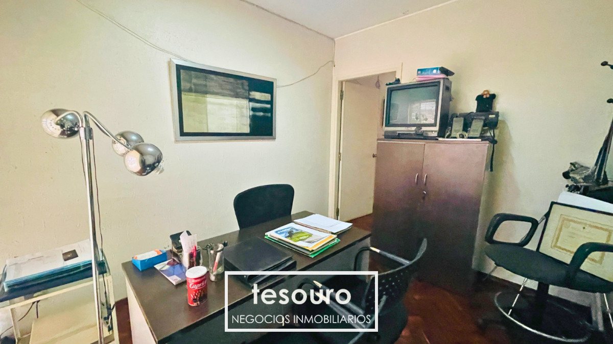 Casa ID.4889 - VENTA CASA DE 4 DORMITORIOS EN JACINTO VERA SOBRE BVAR ARTIGAS