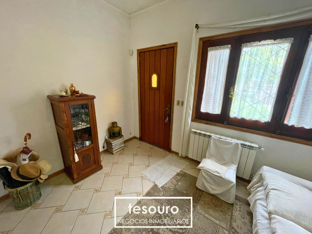 Casa ID.5054 - VENTA CASA DE 3 DORMITORIOS CON PISCINA Y BARBACOA EN MALVÍN