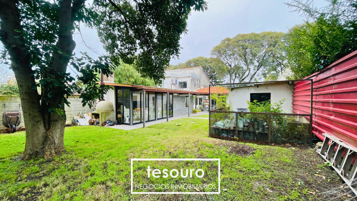Casa ID.4860 - VENTA CHALET DE 3 DORMITORIOS EN MALVÍN CON BARBACOA Y GRAN TERRENO