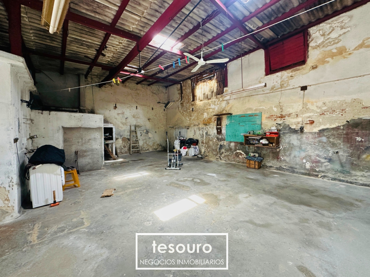 Casa ID.5304 - VENTA CASA EN LA COMERCIAL HOCQUART ESQUINA INCA