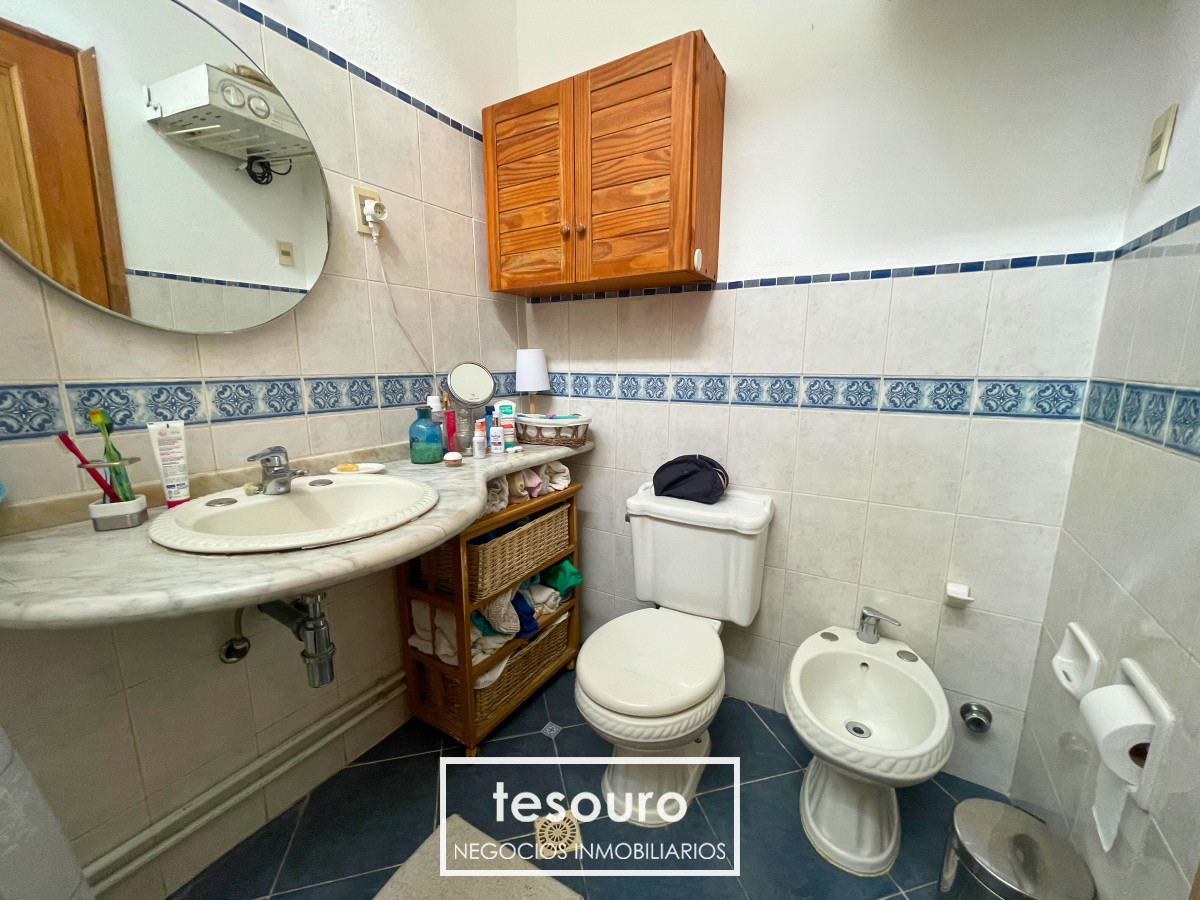 Casa ID.4660 - VENTA CASA DE 4 DORMITORIOS CON PISCINA Y BARBACOA EN MALVÍN