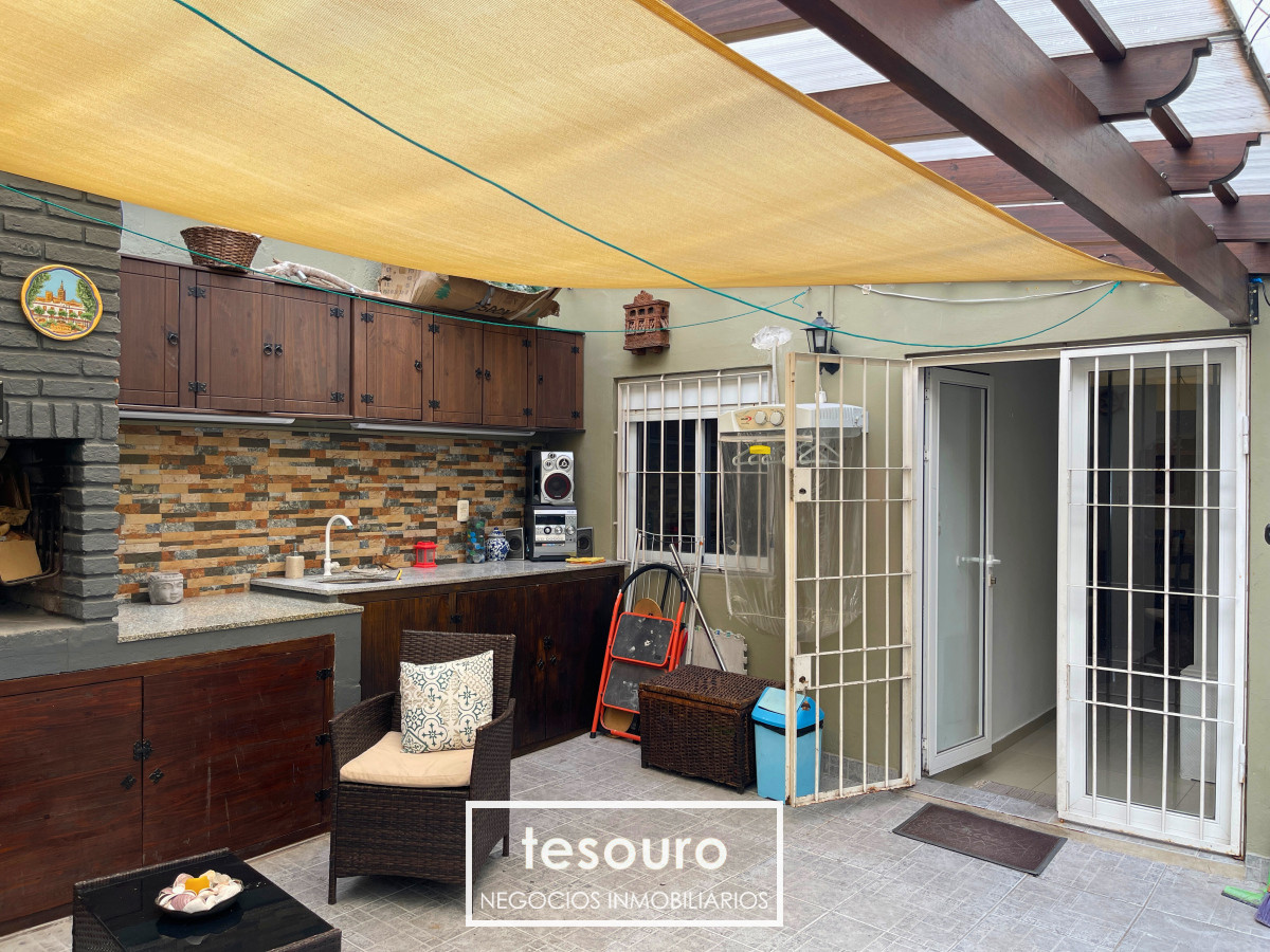 Casa ID.4616 - VENTA CASA PH DE 2 DORMITORIOS EN POCITOS