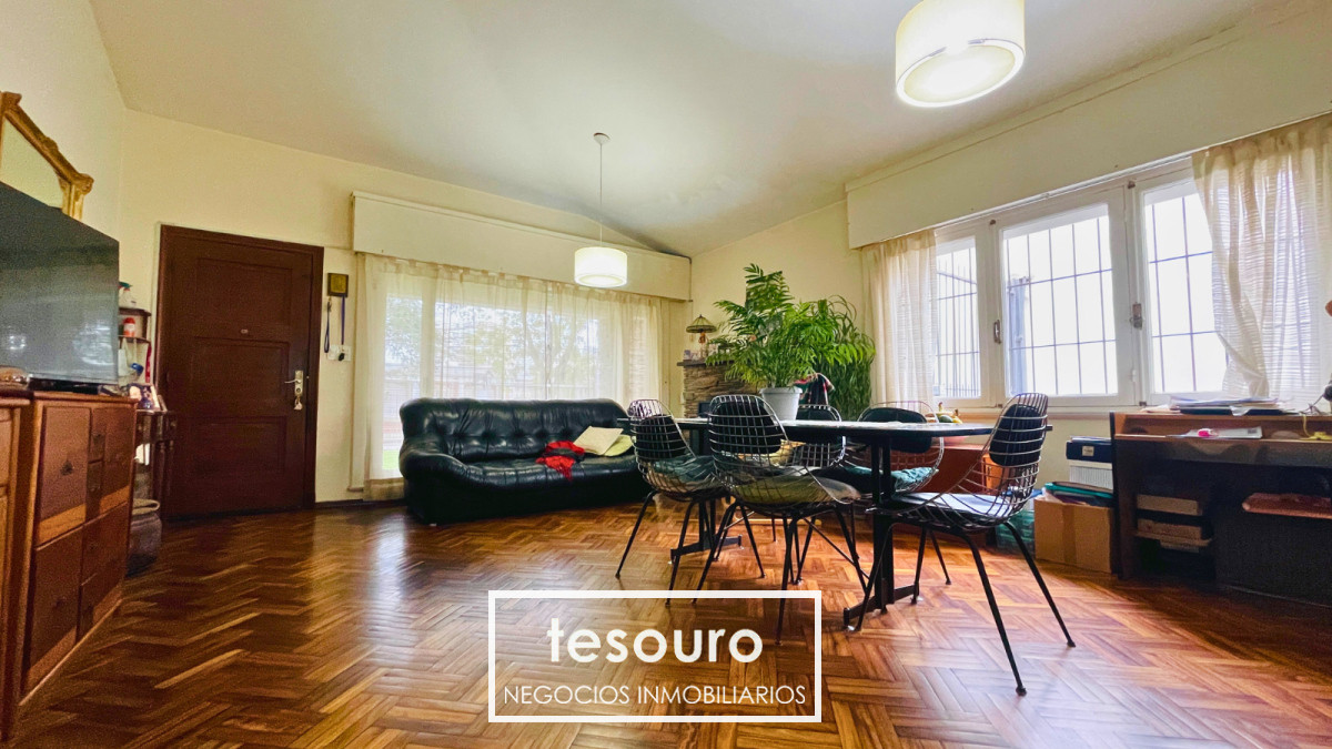 Casa ID.4860 - VENTA CHALET DE 3 DORMITORIOS EN MALVÍN CON BARBACOA Y GRAN TERRENO
