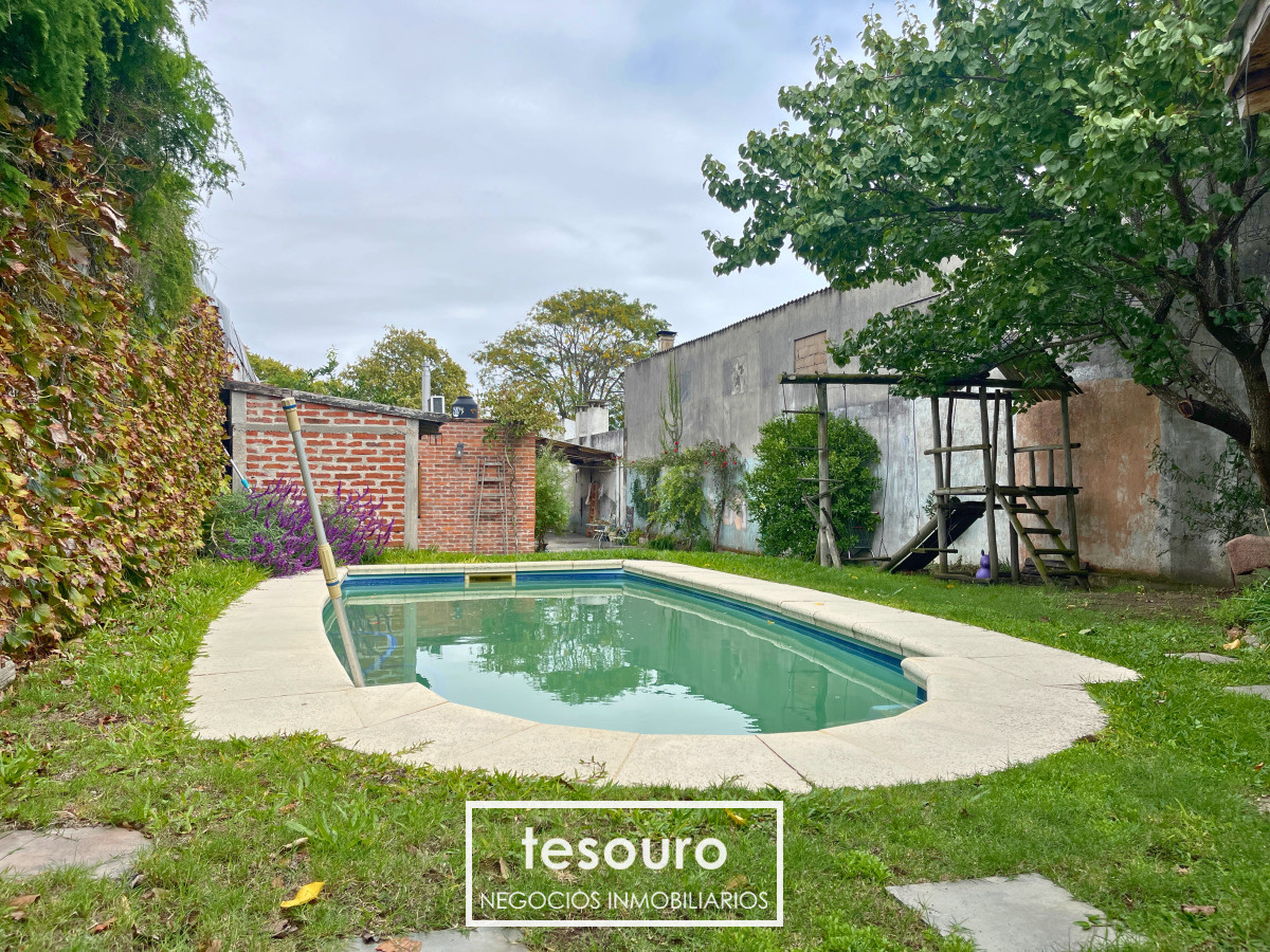 Casa ID.4660 - VENTA CASA DE 4 DORMITORIOS CON PISCINA Y BARBACOA EN MALVÍN