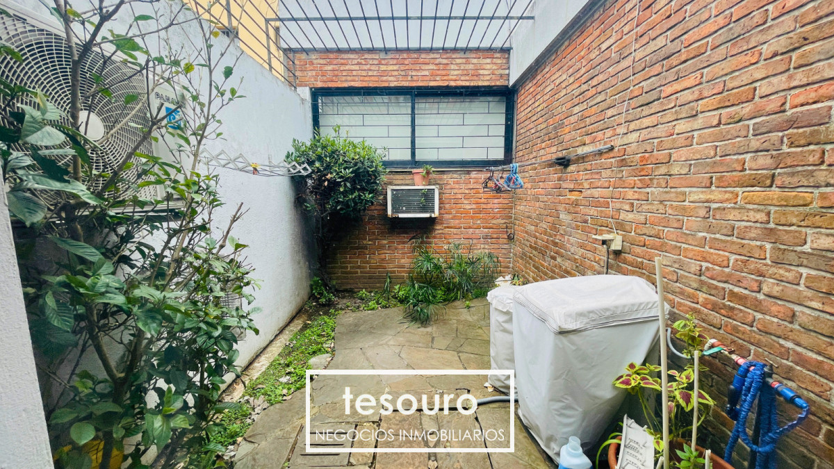 Casa ID.4889 - VENTA CASA DE 4 DORMITORIOS EN JACINTO VERA SOBRE BVAR ARTIGAS