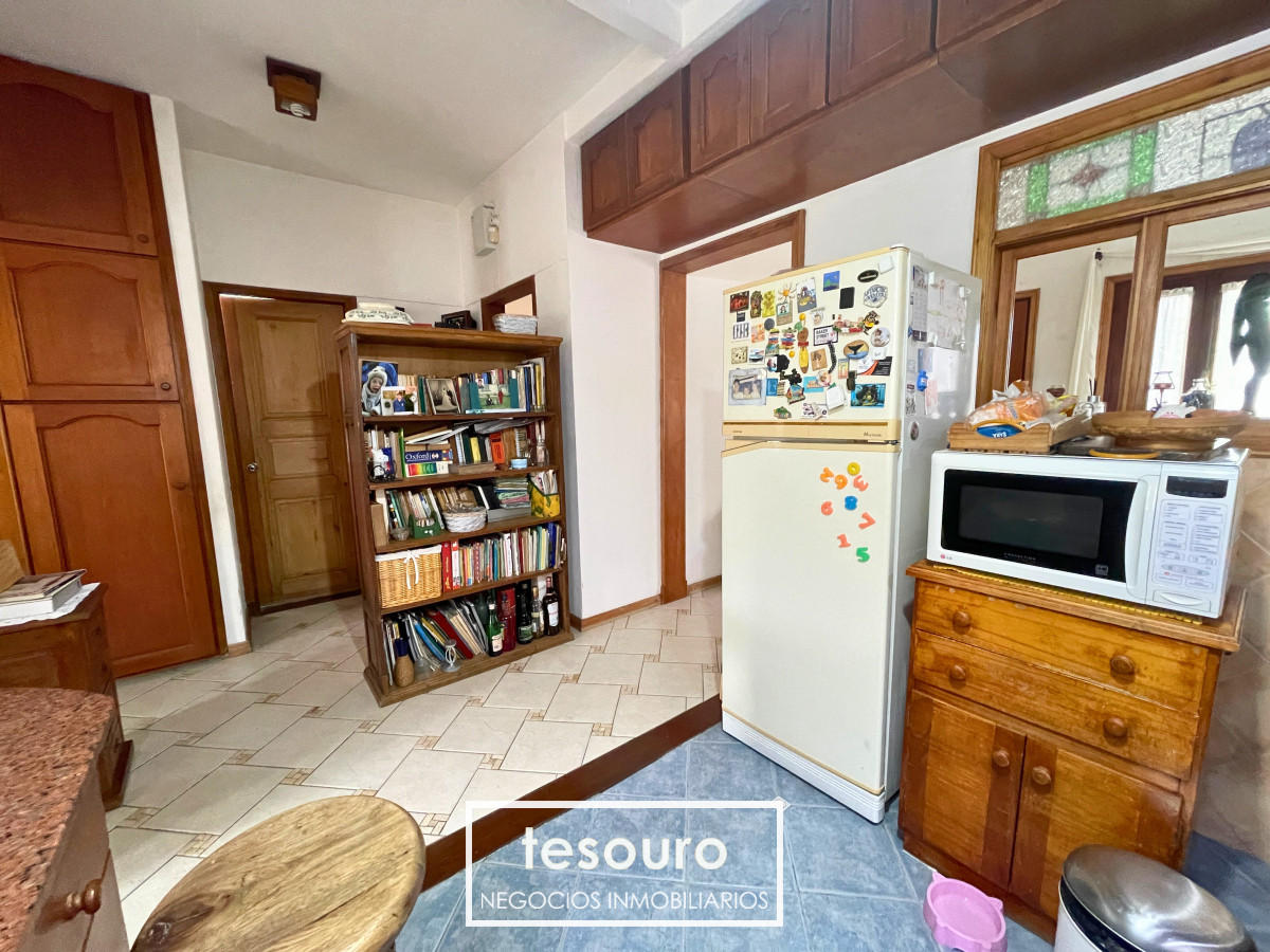 Casa ID.4660 - VENTA CASA DE 4 DORMITORIOS CON PISCINA Y BARBACOA EN MALVÍN