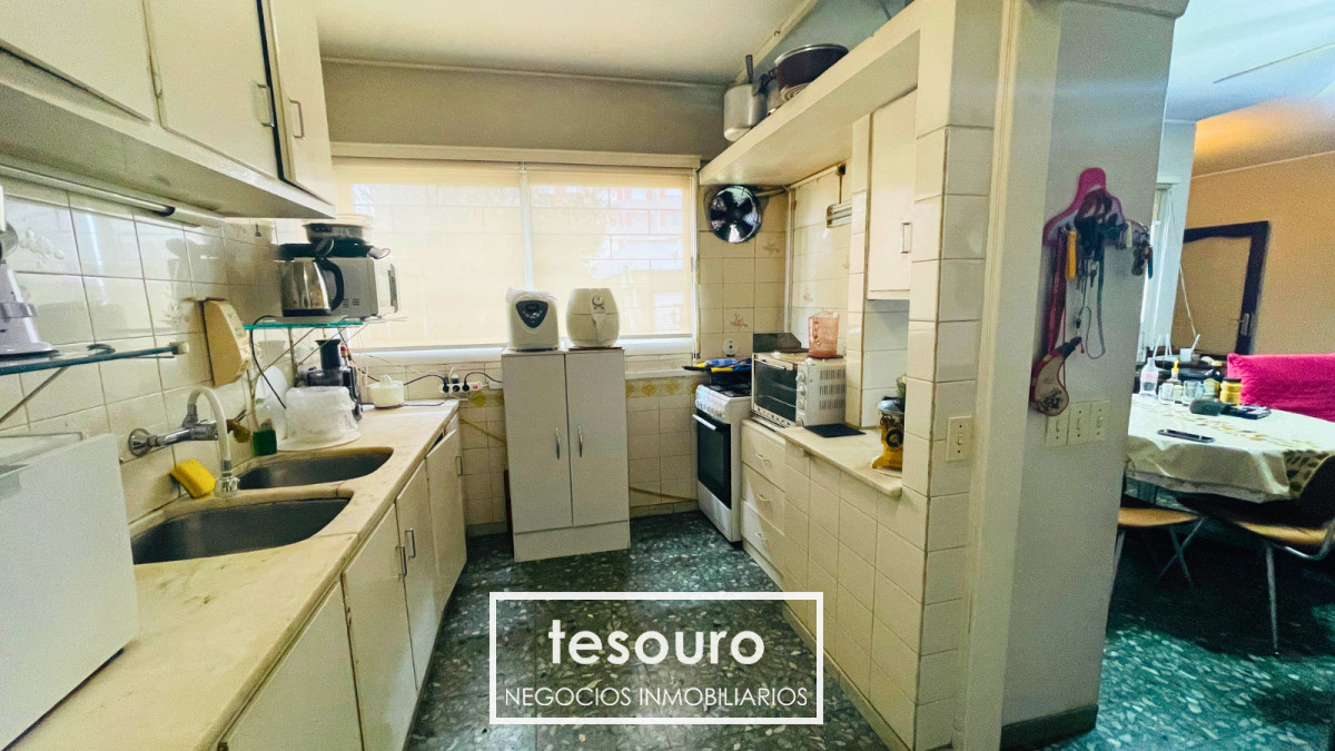 Casa ID.4889 - VENTA CASA DE 4 DORMITORIOS EN JACINTO VERA SOBRE BVAR ARTIGAS