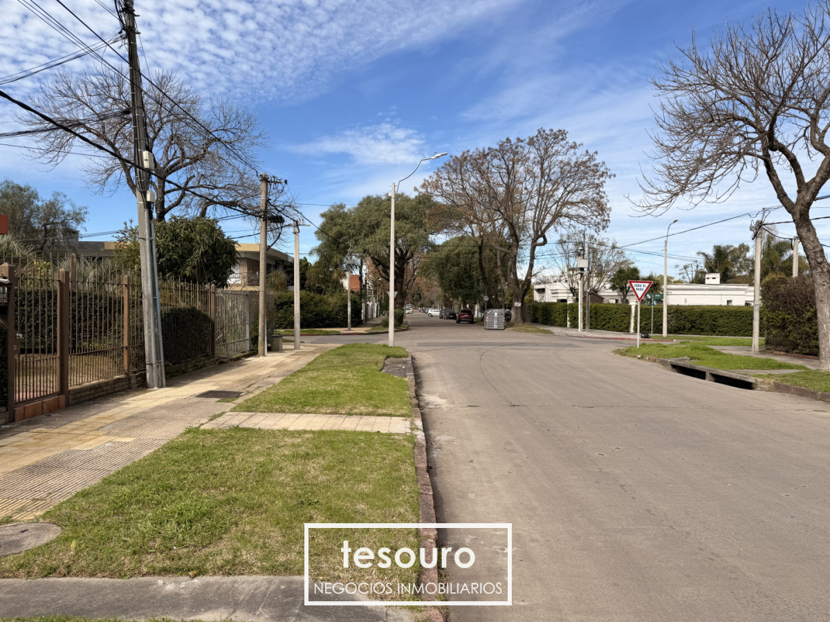 Casa ID.5724 - Alquiler Casa de 4 dormitorios en Malvin