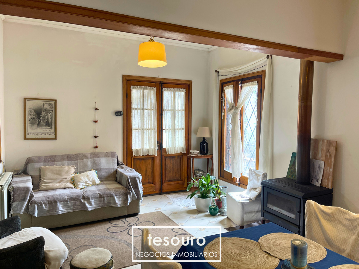 Casa ID.4660 - VENTA CASA DE 4 DORMITORIOS CON PISCINA Y BARBACOA EN MALVÍN