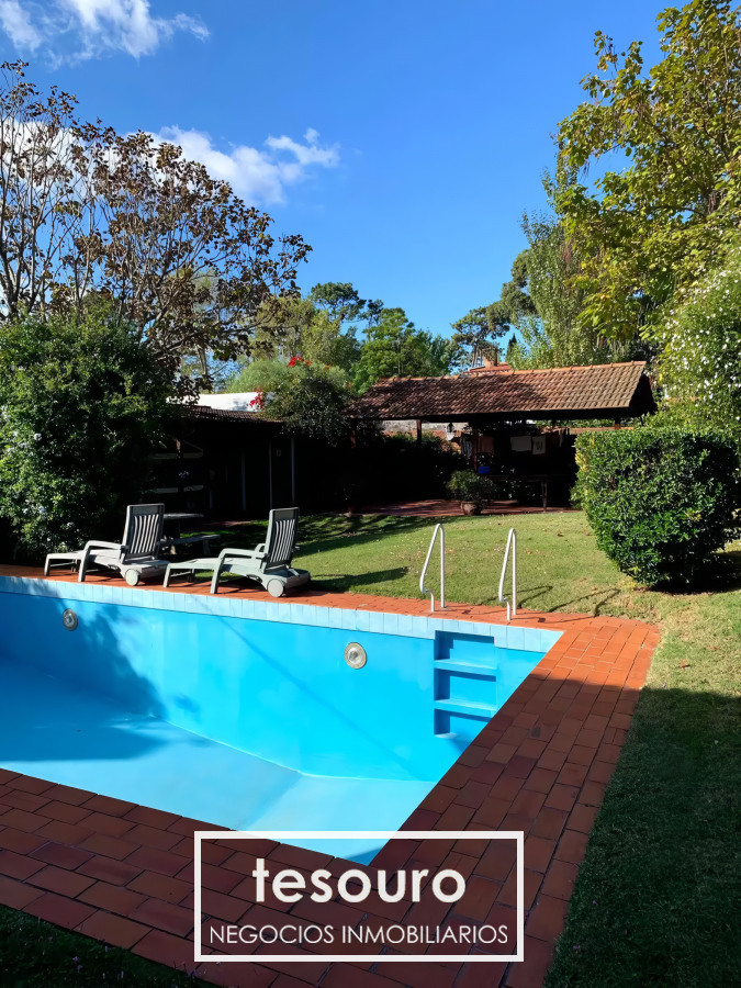 Casa ID.4580 - VENTA CASA DE 3 DORMITORIOS EN CARRASCO NORTE PROXIMO A AVENIDA ITALIA