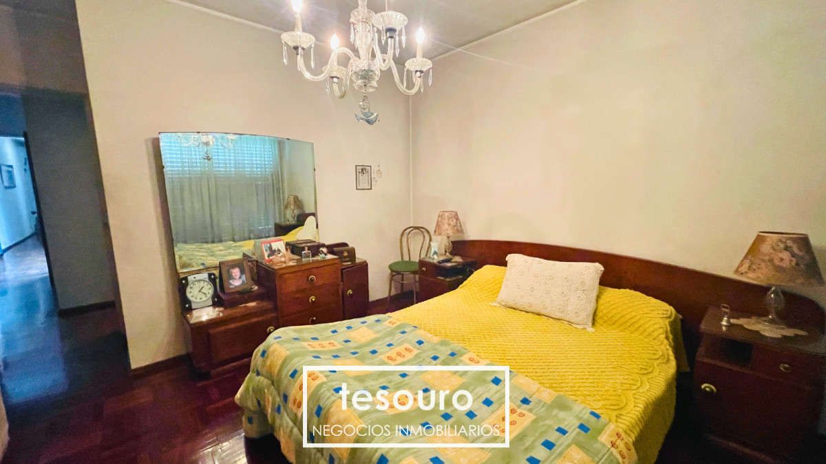 Casa ID.4889 - VENTA CASA DE 4 DORMITORIOS EN JACINTO VERA SOBRE BVAR ARTIGAS