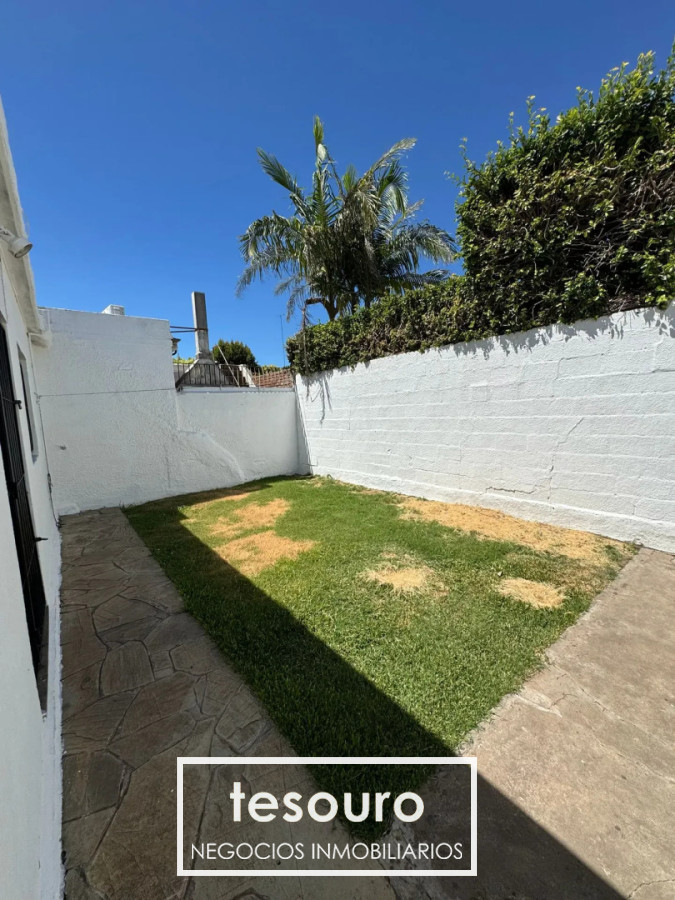 Casa ID.5437 - CASA 2 DORMITORIOS CON JARDÍN Y PARRILLERO EN CARRASCO SUR