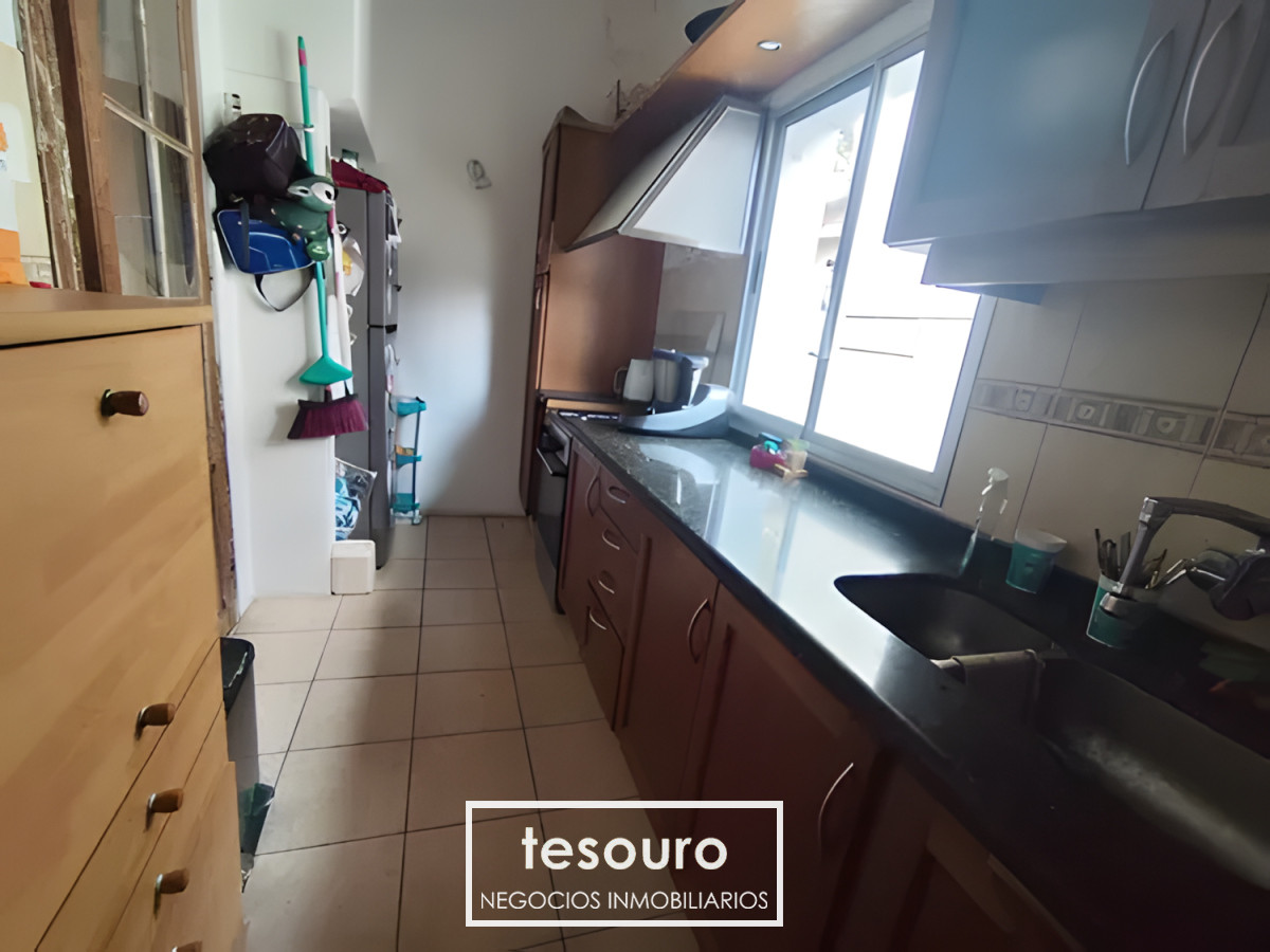 Casa ID.4877 - VENTA CASA DE 3 DORMITORIOS EN POCITOS CON GRAN TERRAZA VERDE