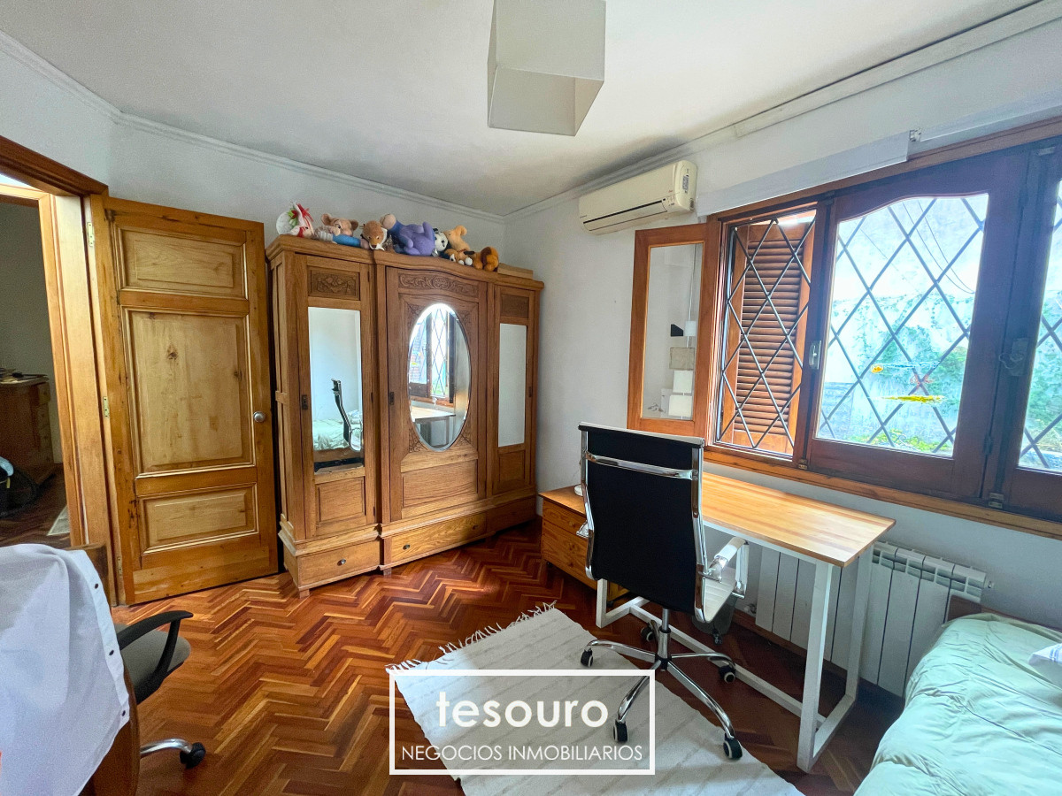 Casa ID.4660 - VENTA CASA DE 4 DORMITORIOS CON PISCINA Y BARBACOA EN MALVÍN