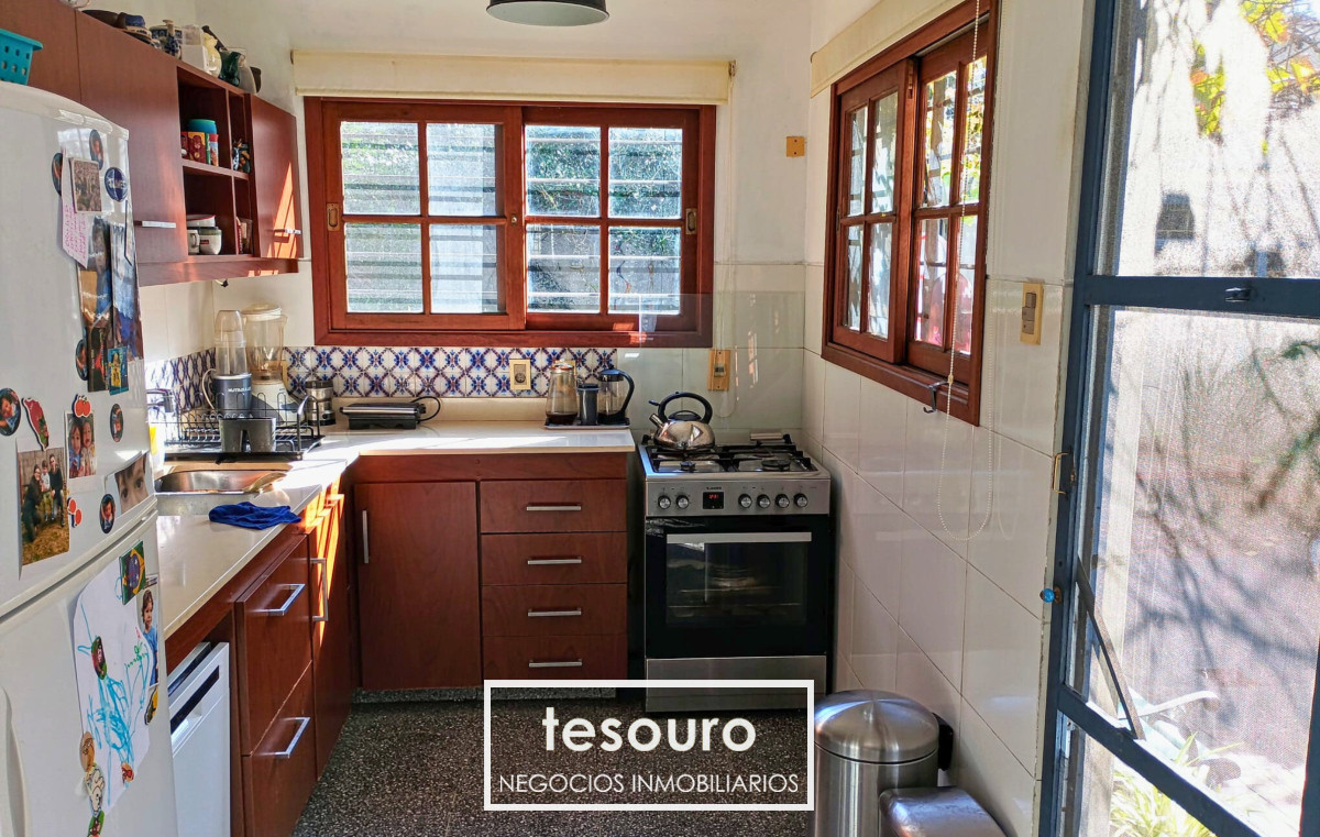 Casa ID.4867 - VENTA CASA DE 2 DORMITORIOS EN LARRAÑAGA PRÓXIMO A BV. ARTIGAS Y GARIBALDI