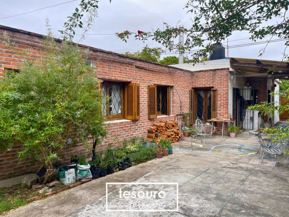 Casa ID.4660 - VENTA CASA DE 4 DORMITORIOS CON PISCINA Y BARBACOA EN MALVÍN