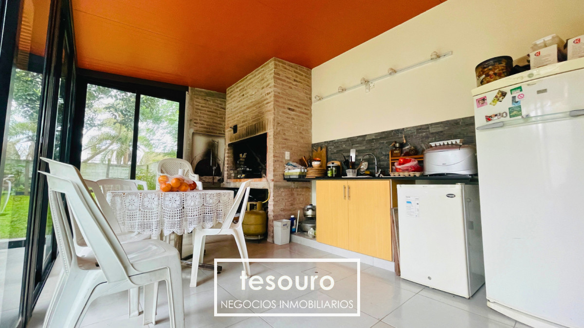 Casa ID.4860 - VENTA CHALET DE 3 DORMITORIOS EN MALVÍN CON BARBACOA Y GRAN TERRENO
