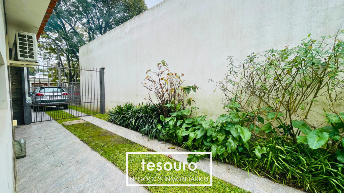 Casa ID.4860 - VENTA CHALET DE 3 DORMITORIOS EN MALVÍN CON BARBACOA Y GRAN TERRENO