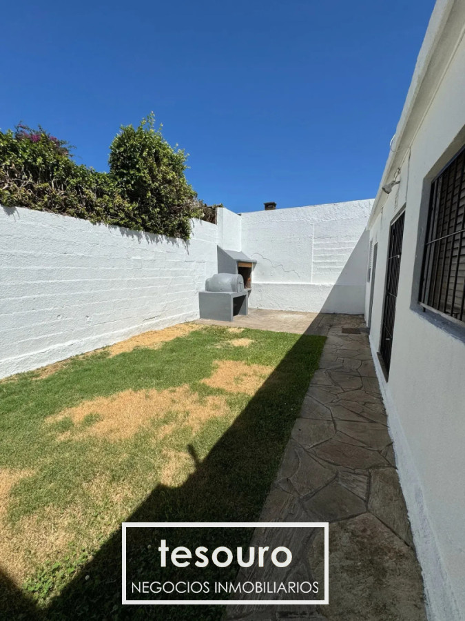 Casa ID.5437 - CASA 2 DORMITORIOS CON JARDÍN Y PARRILLERO EN CARRASCO SUR