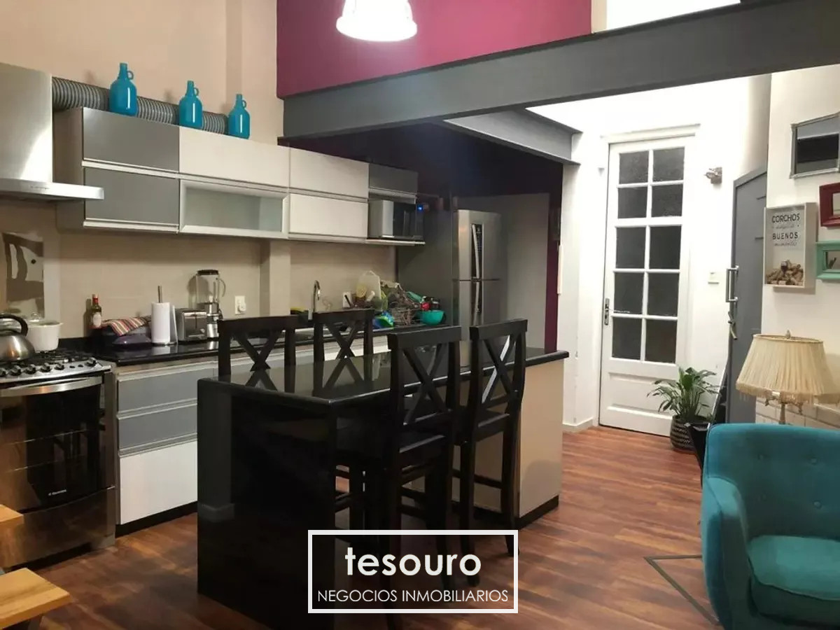Casa ID.4565 - VENTA CASA DE 3 DORMITORIOS EN TRES CRUCES CON RENTA