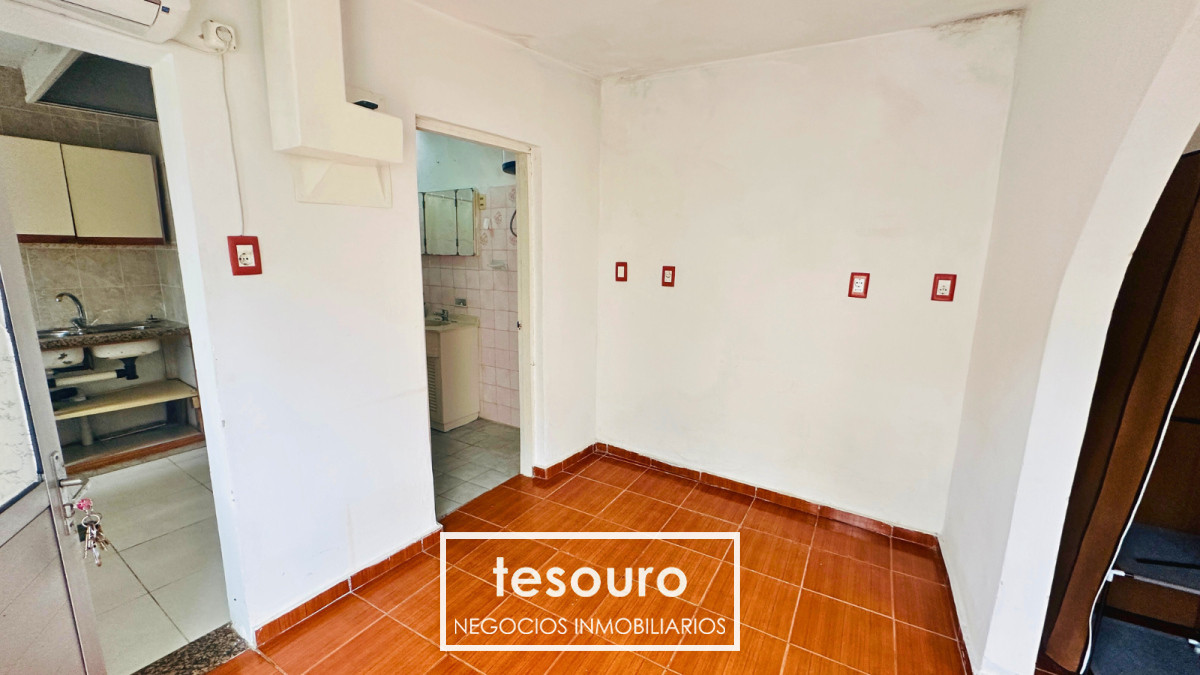 Casa ID.4983 - VENTA CASA CON APARTAMENTO INDEPENDIENTE EN BUCEO PRÓXIMO A AVENIDA ITALIA