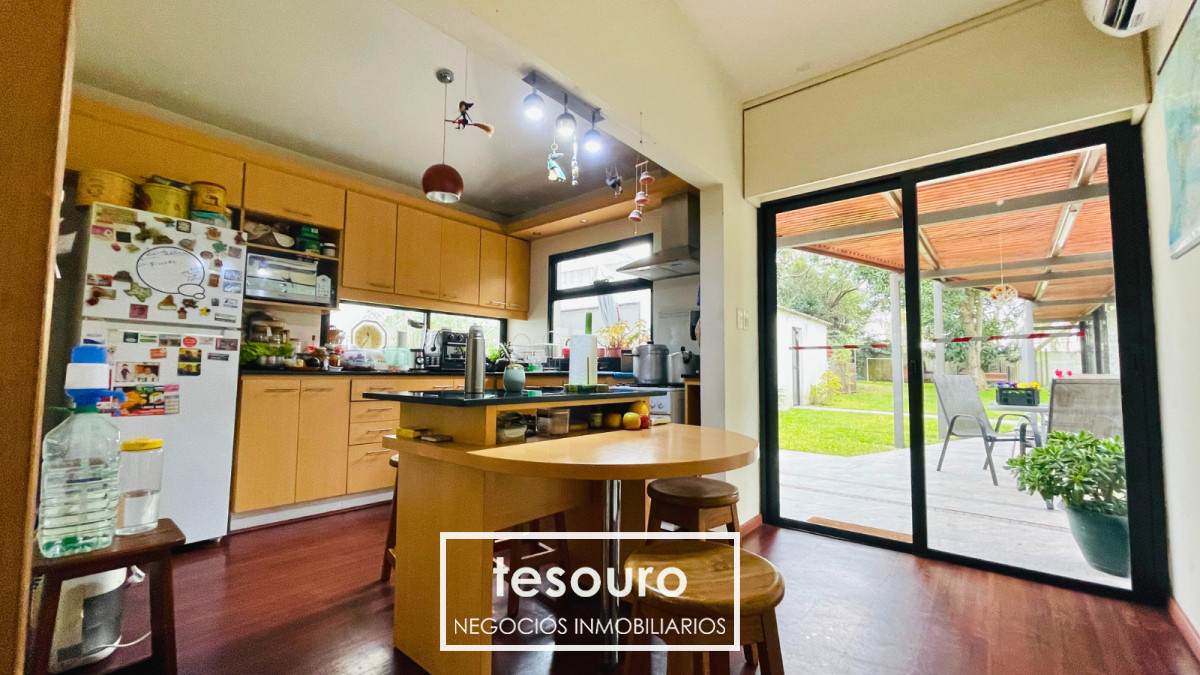 Casa ID.4860 - VENTA CHALET DE 3 DORMITORIOS EN MALVÍN CON BARBACOA Y GRAN TERRENO