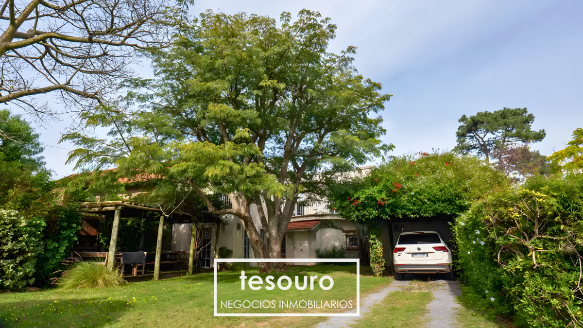 Casa ID.4871 - VENTA CASA DE 4 DORMITORIOS EN CARRASCO NORTE