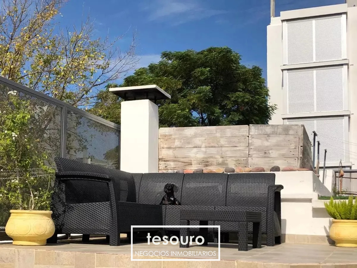 Casa ID.4565 - VENTA CASA DE 3 DORMITORIOS EN TRES CRUCES CON RENTA