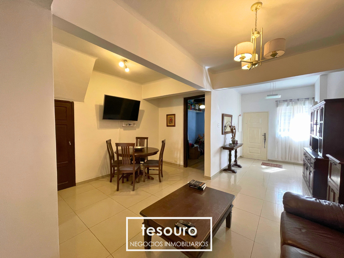 Casa ID.4616 - VENTA CASA PH DE 2 DORMITORIOS EN POCITOS