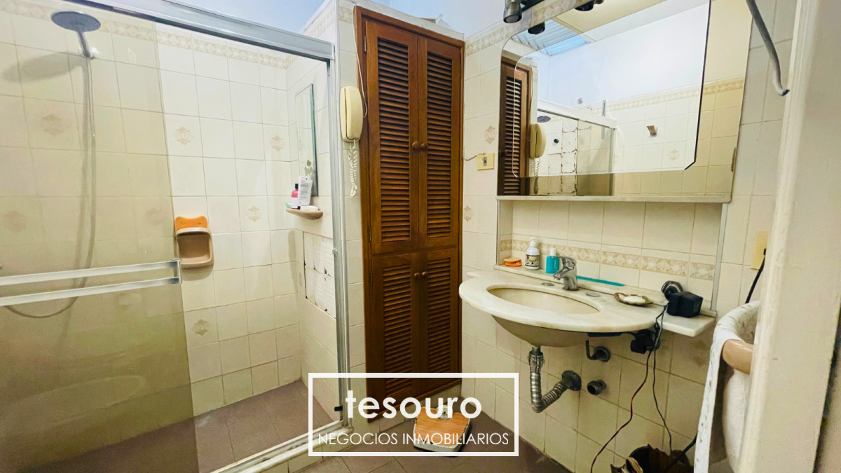 Casa ID.4889 - VENTA CASA DE 4 DORMITORIOS EN JACINTO VERA SOBRE BVAR ARTIGAS