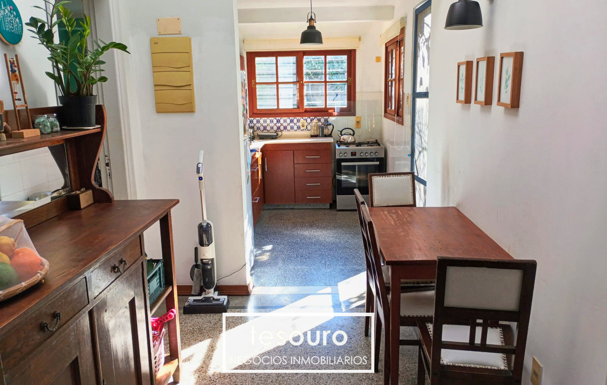 Casa ID.4867 - VENTA CASA DE 2 DORMITORIOS EN LARRAÑAGA PRÓXIMO A BV. ARTIGAS Y GARIBALDI