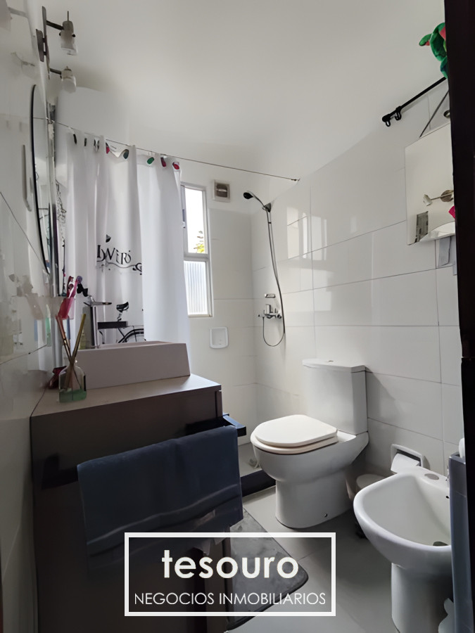 Casa ID.4877 - VENTA CASA DE 3 DORMITORIOS EN POCITOS CON GRAN TERRAZA VERDE