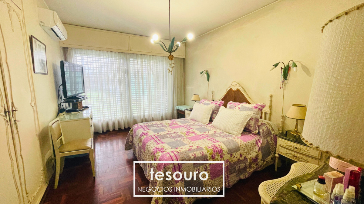 Casa ID.4889 - VENTA CASA DE 4 DORMITORIOS EN JACINTO VERA SOBRE BVAR ARTIGAS