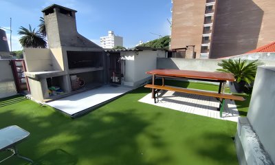 VENTA CASA DE 3 DORMITORIOS EN POCITOS CON GRAN TERRAZA VERDE