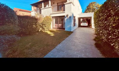 VENTA CASA DE 3 DORMITORIOS EN CARRASCO