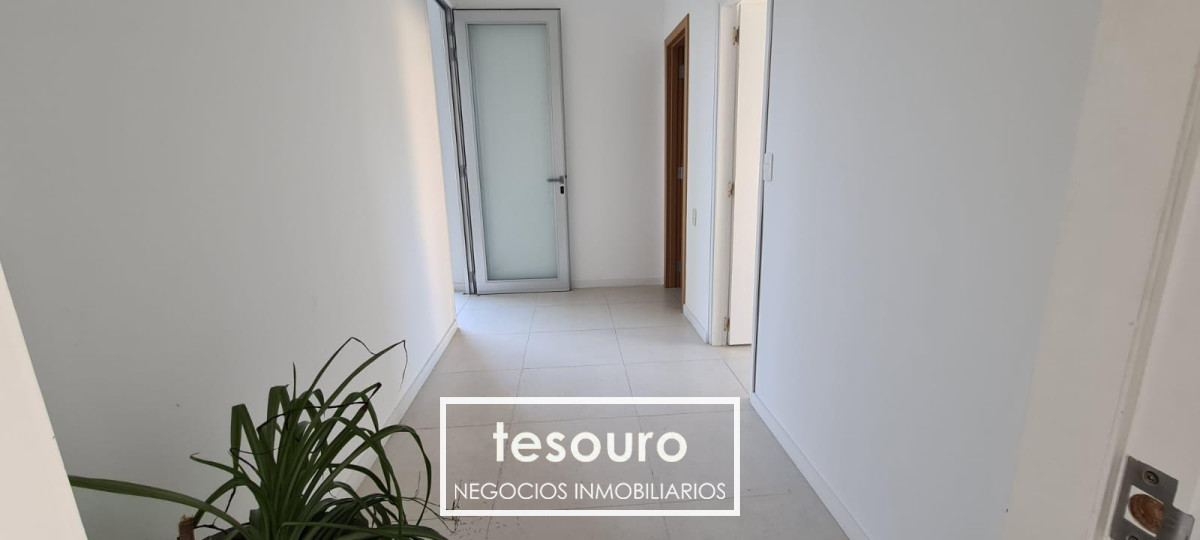 Local Comercial ID.4180 - Venta de Local Comercial en Punta del Este