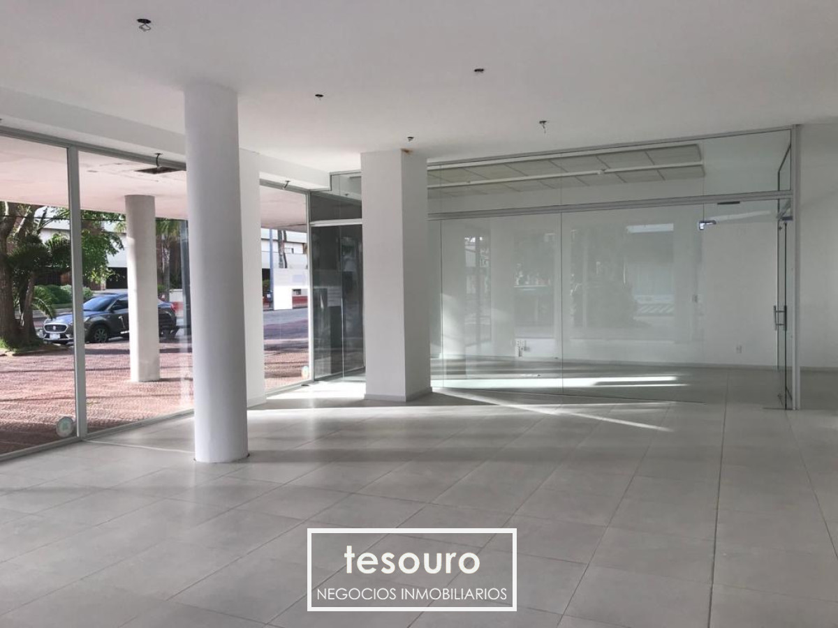 Local Comercial ID.4179 - Local Comercial en Punta del Este