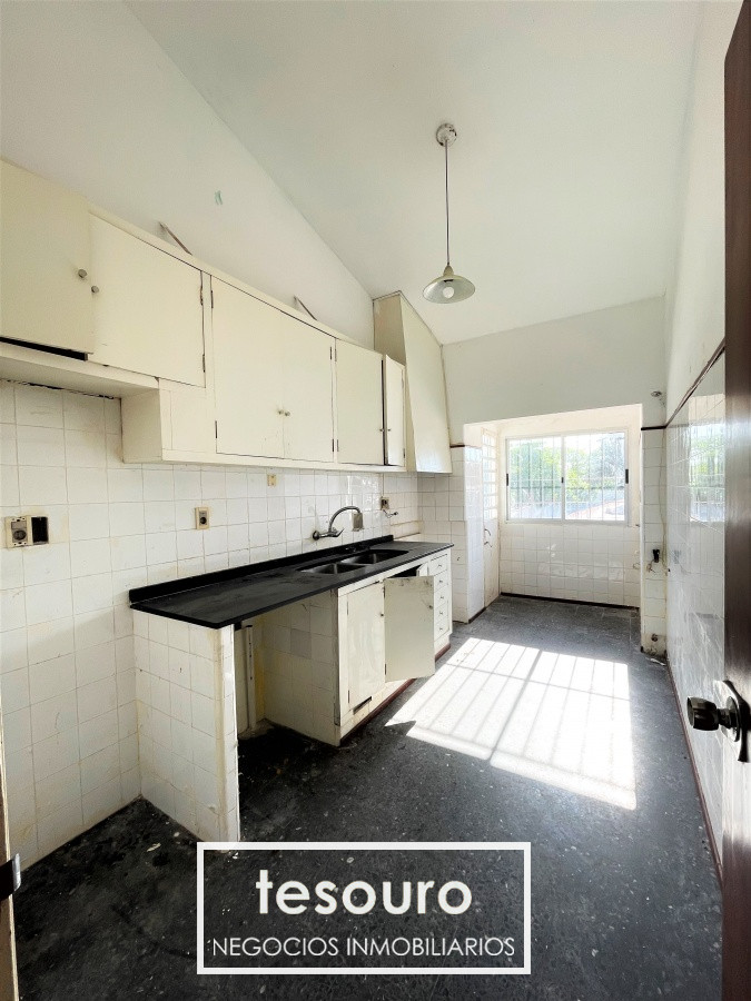 Local Comercial ID.3085 - VENTA DE LOCAL COMERCIAL + APTO - PUNTA GORDA